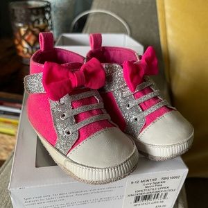 Robeez pink 9-12 mos. EUC